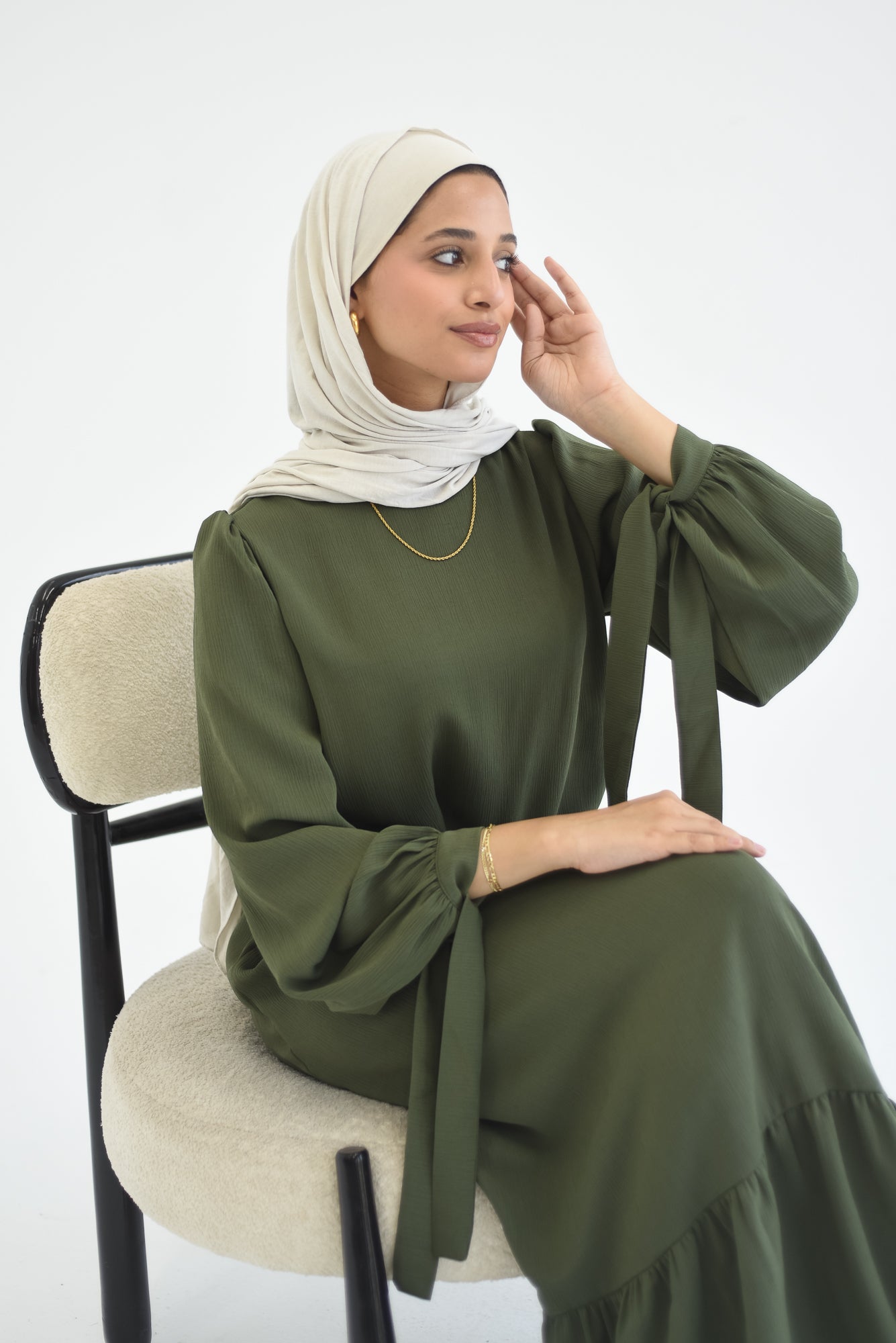 فستان ساتان بأكمام برباط - زيتوني