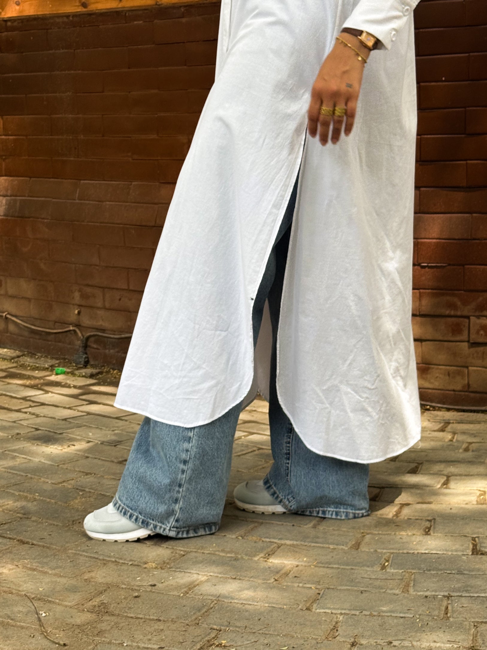 side-slit long shirt- White