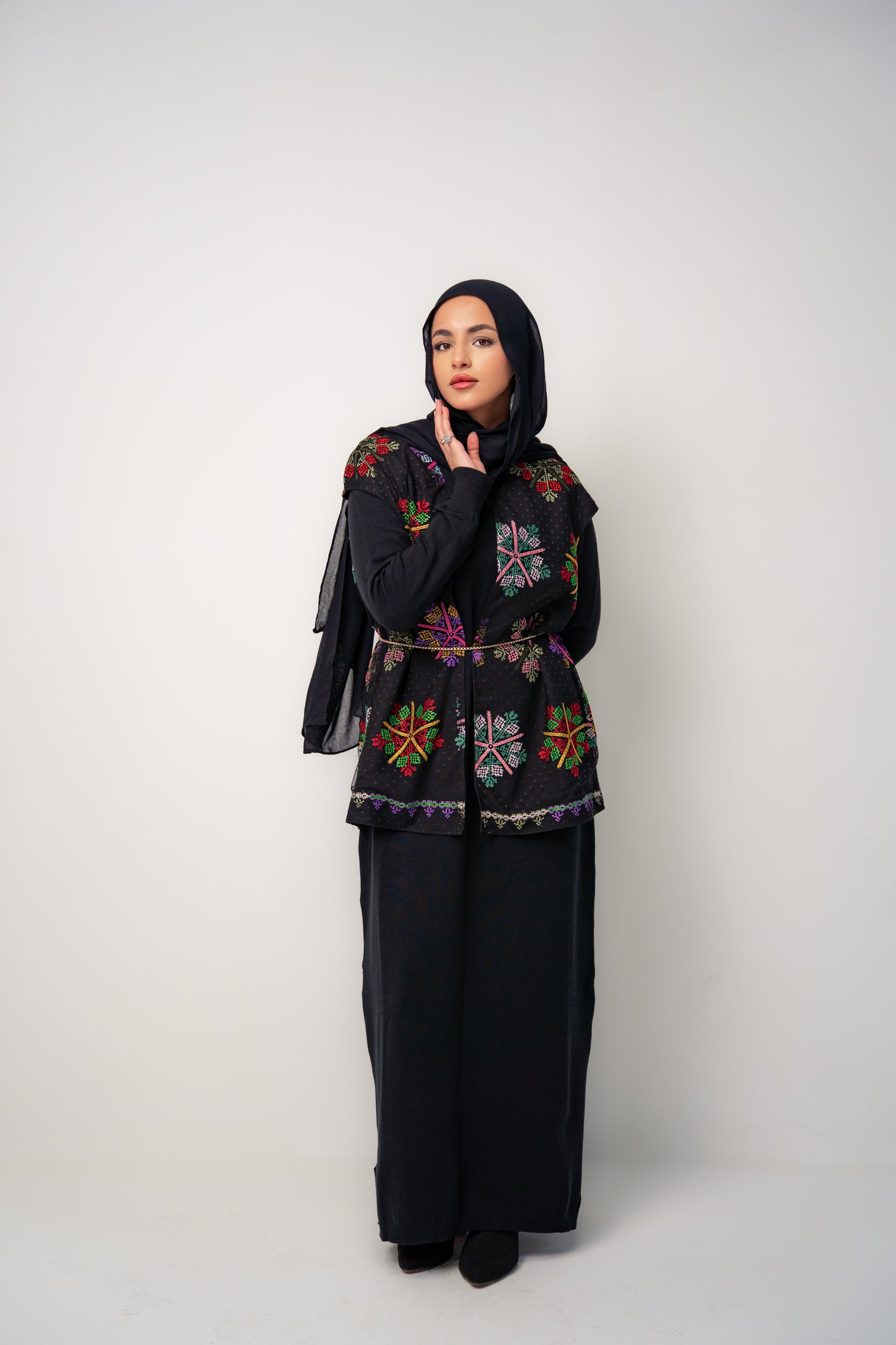 Embroidered Geometry Vest-Black