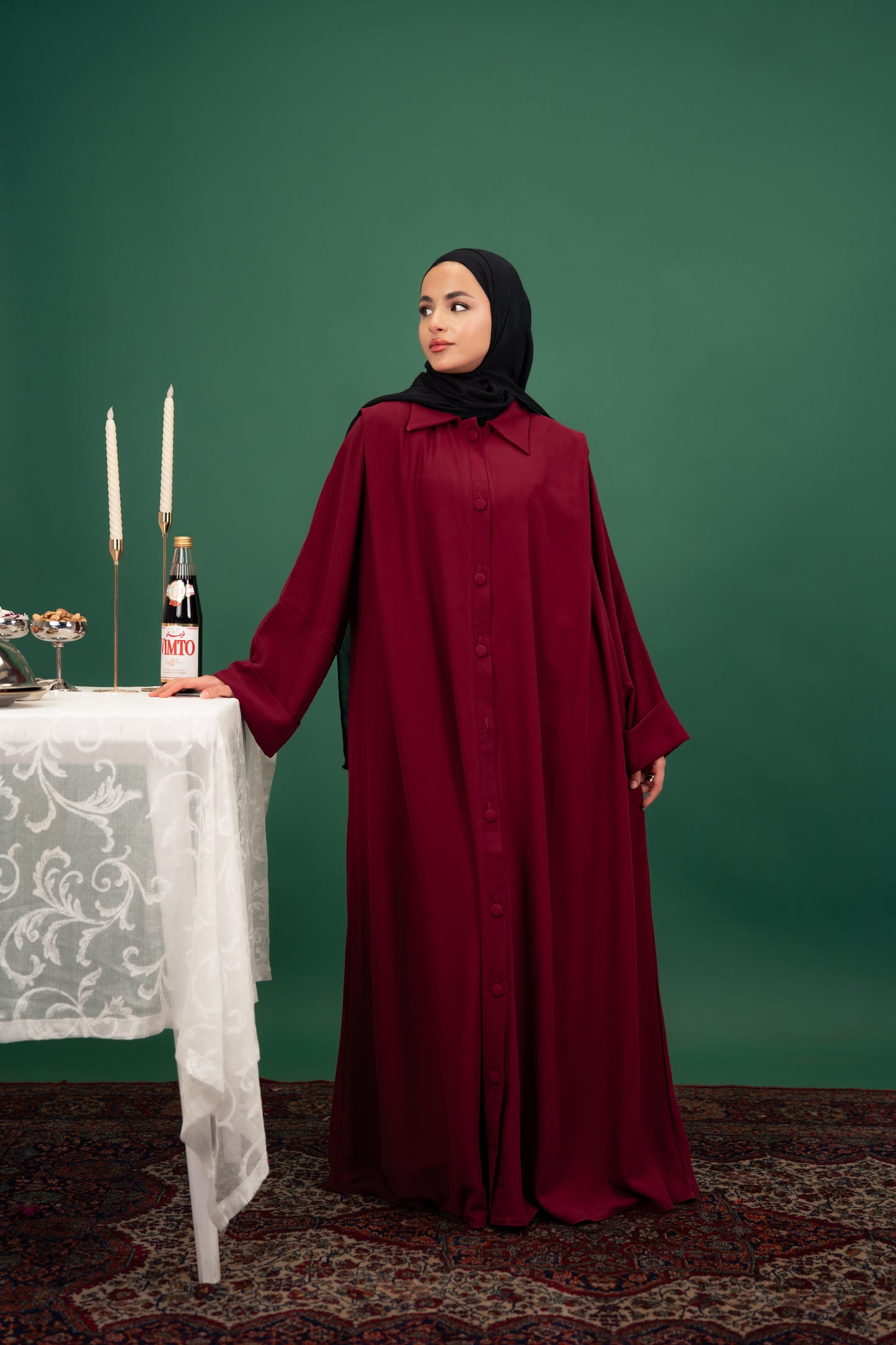 عباية بحواف على الكتف - عنابي