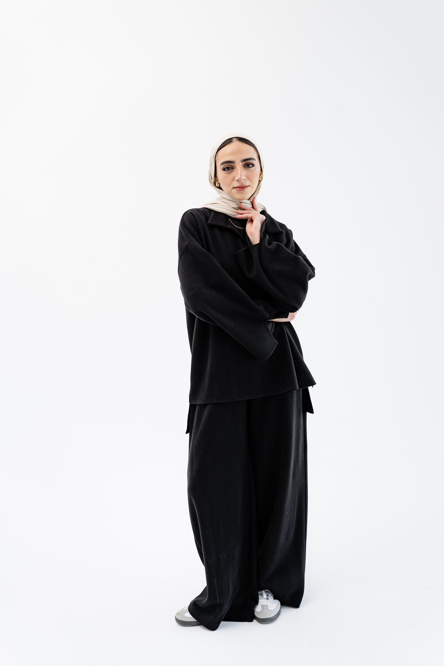 طقم كاجوال ناعم الملمس - أسود