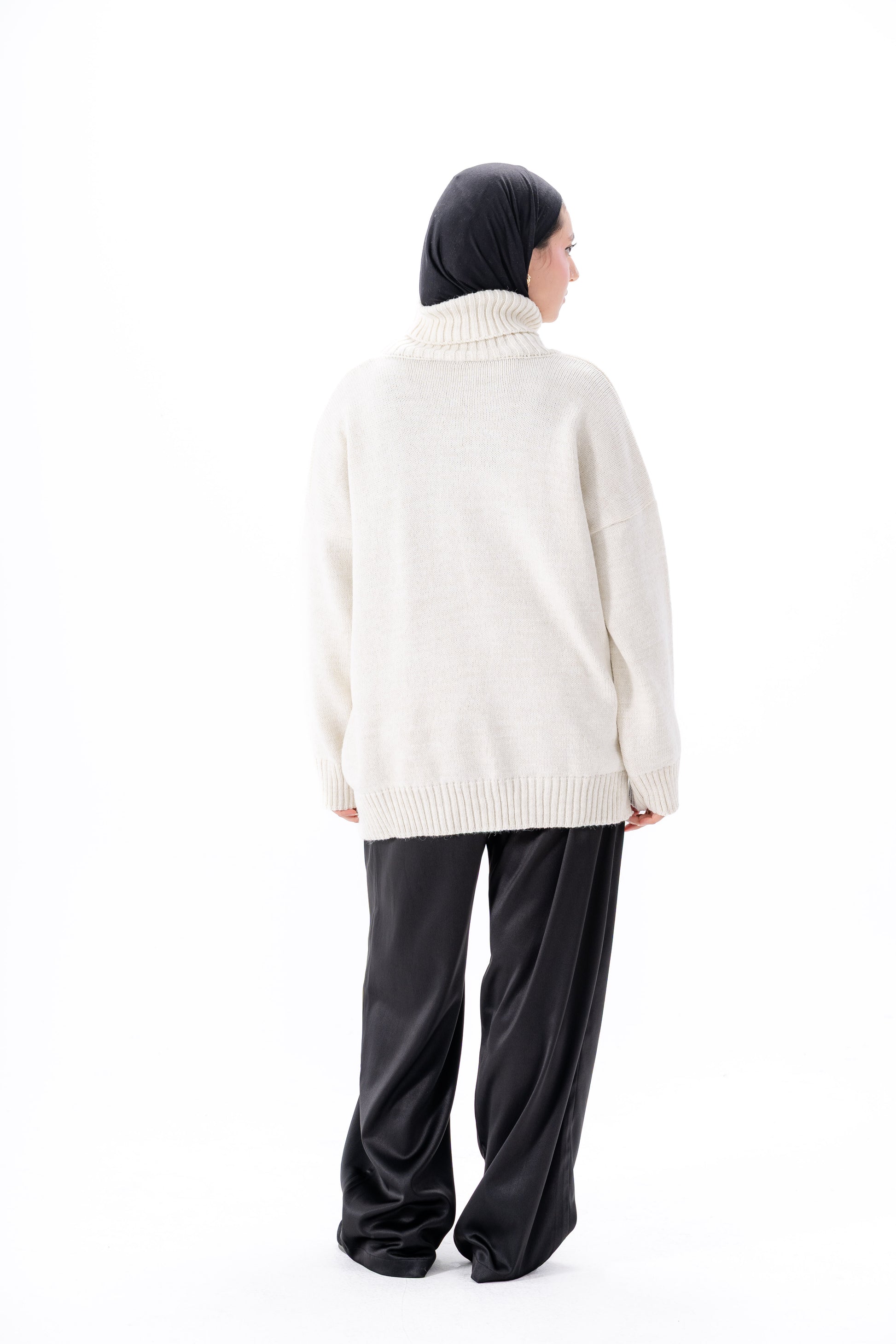 Oversized High-Neck Pullover -White