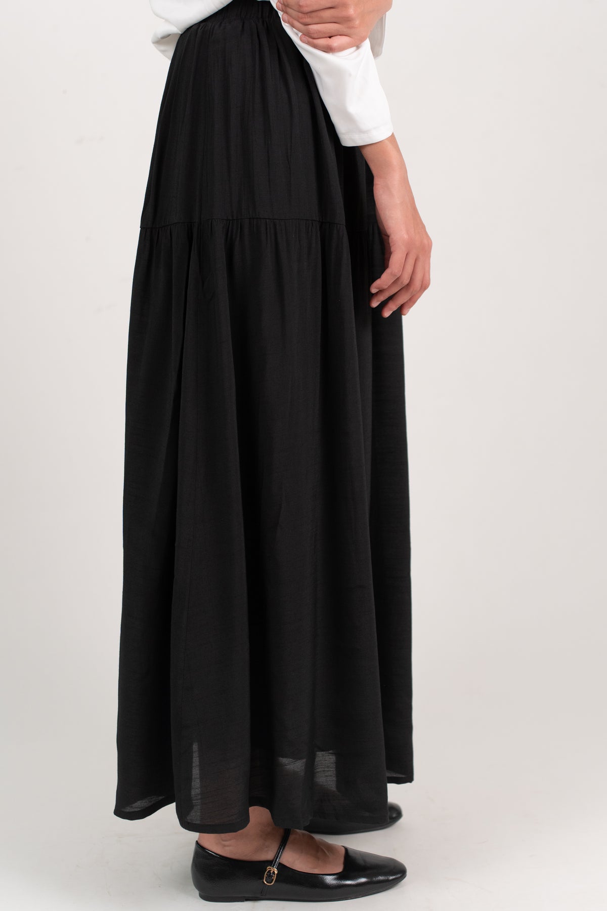 Soft Flow Maxi Skirt -Black