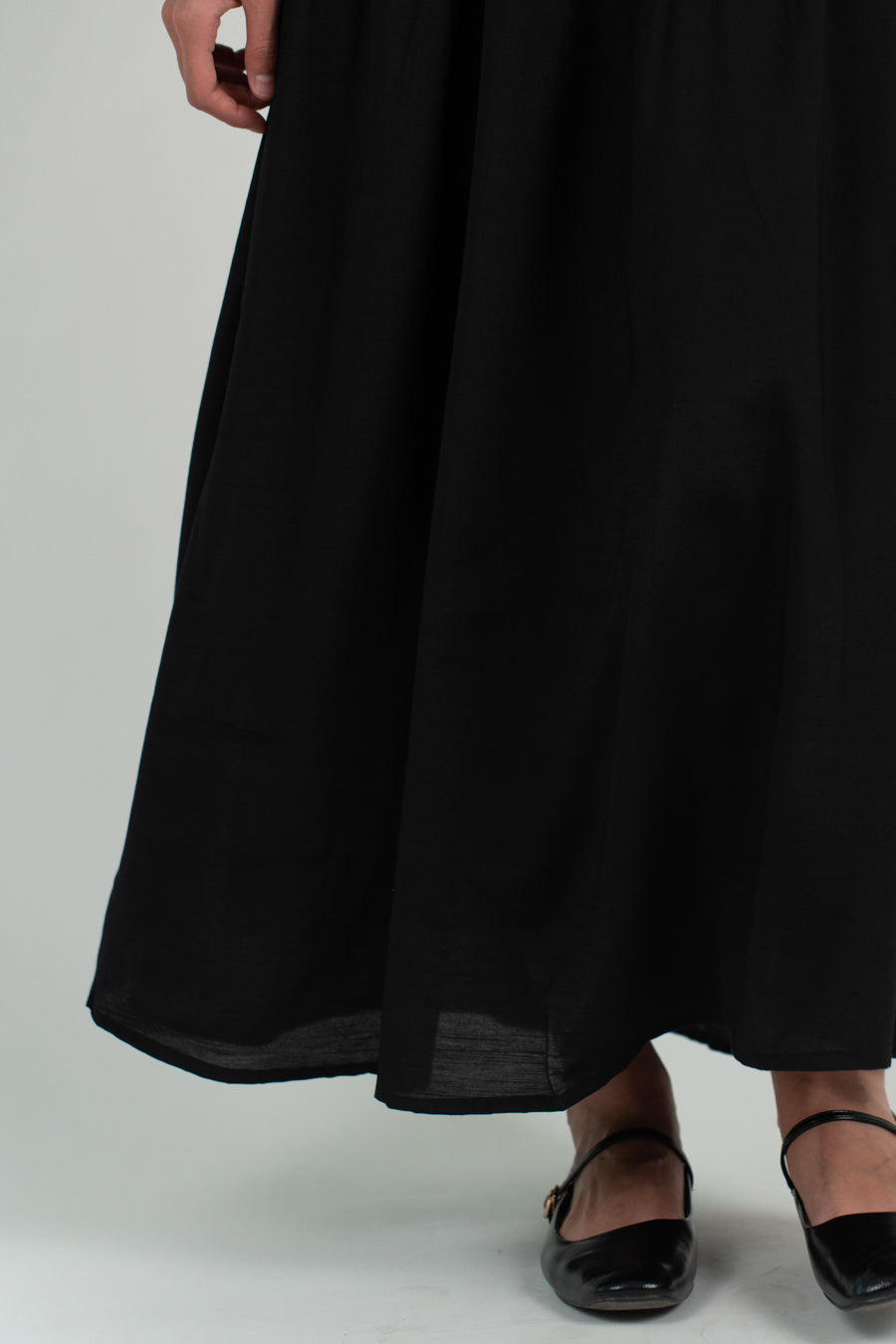 Soft Flow Maxi Skirt -Black